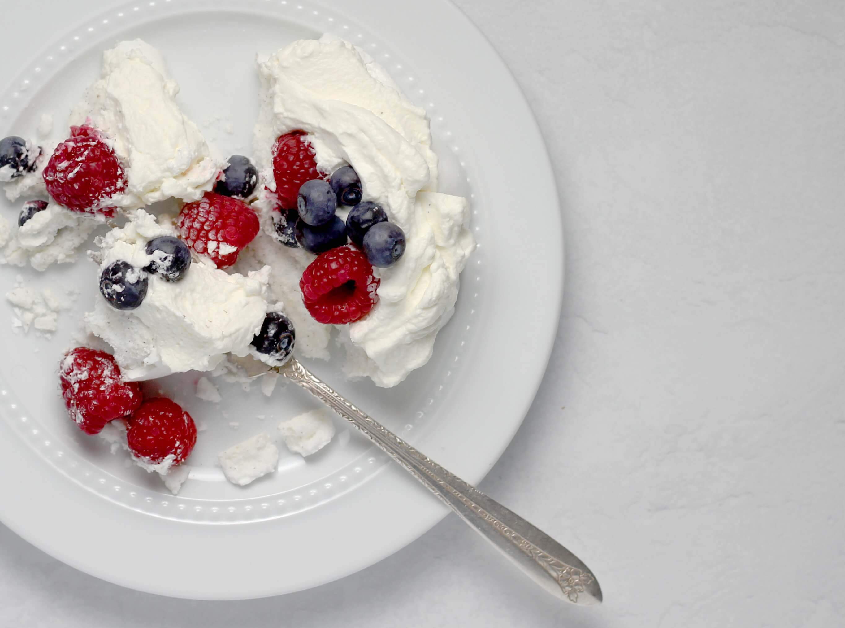 Ecuadorian Vanilla Bean Pavlova