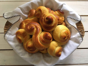 Saffron Buns Made with Persian Saffron