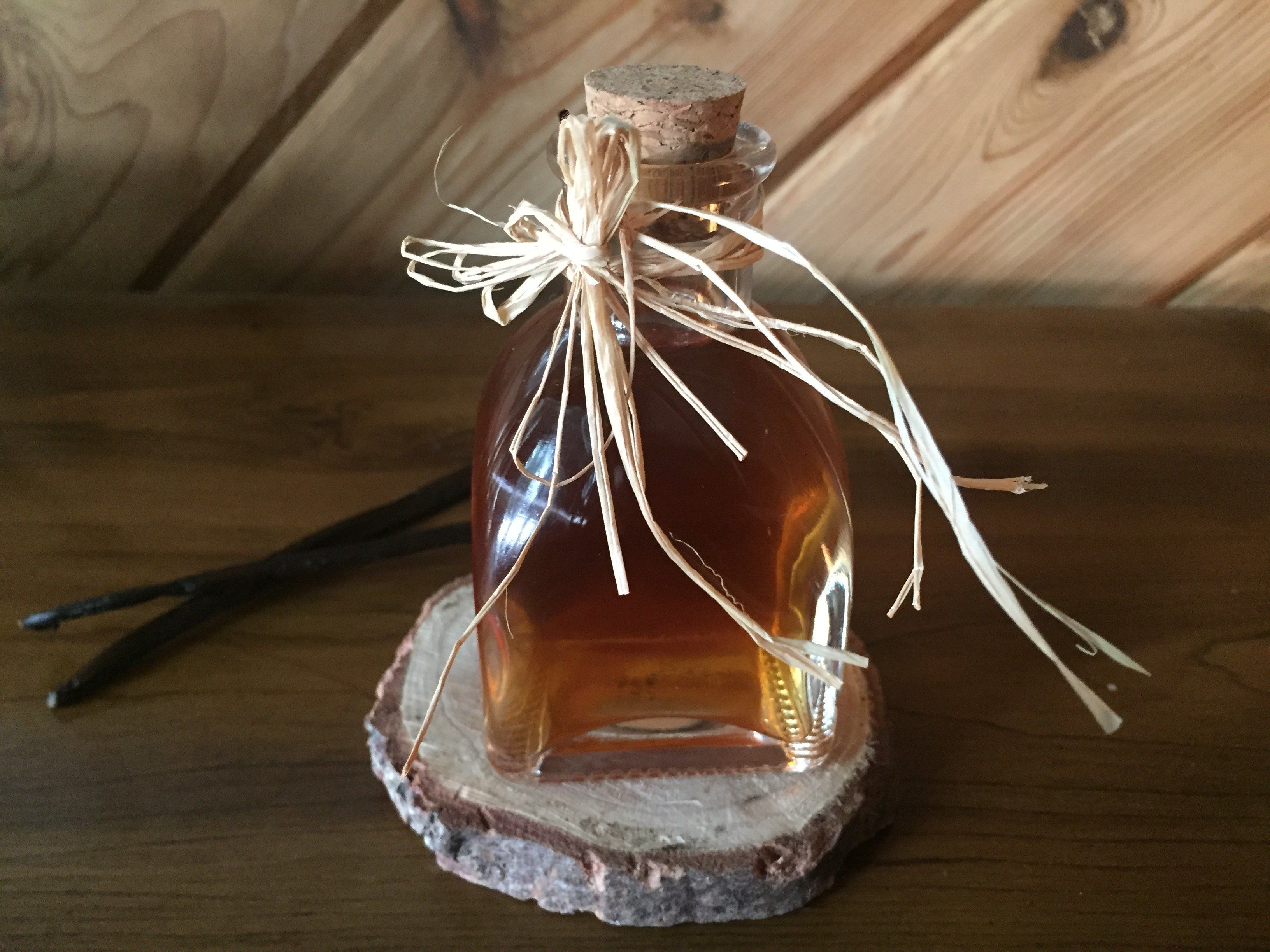 Vanilla Extract Recipe Using Bourbon, Rum, and Vodka